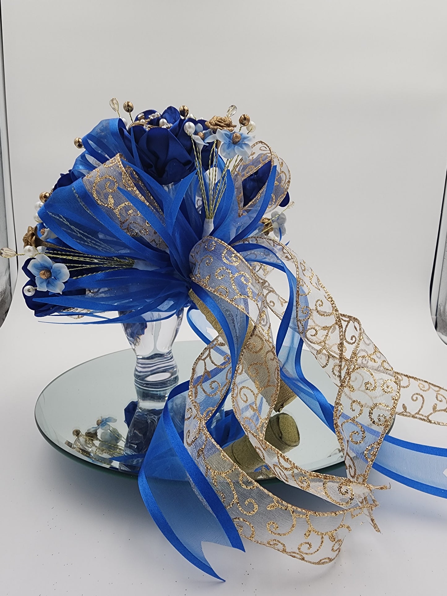 Royal Blue Artesanal Bouquet with Gold