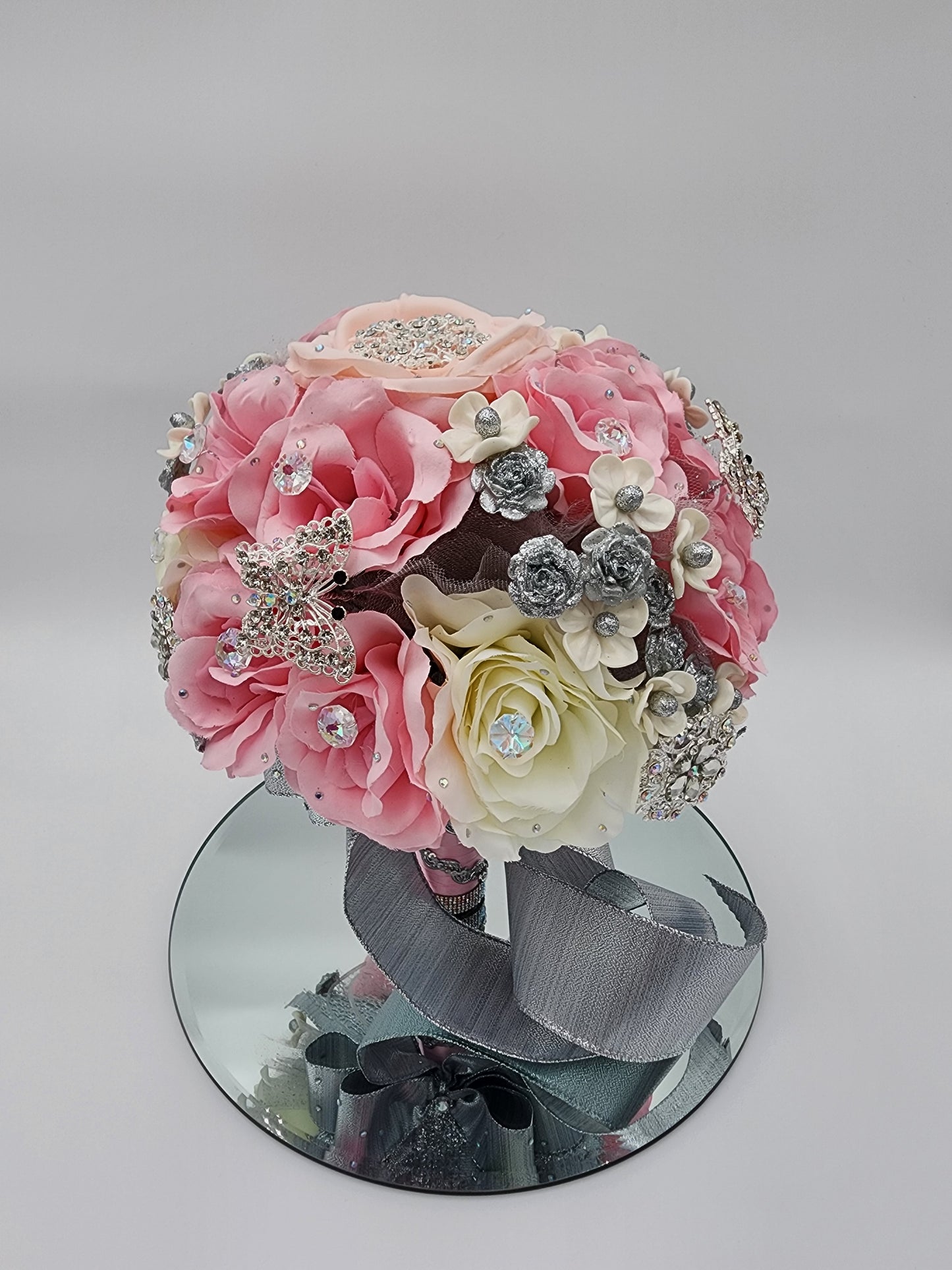 MB02 Blush/Silver Bouquet