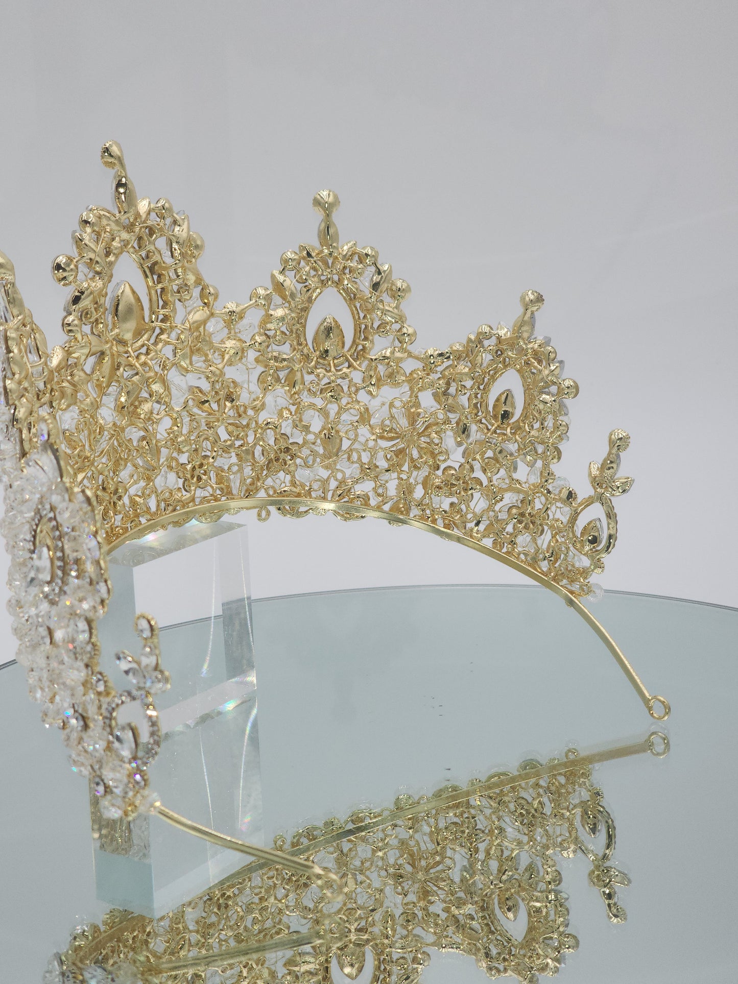 Lilac zirconia crown MF2026