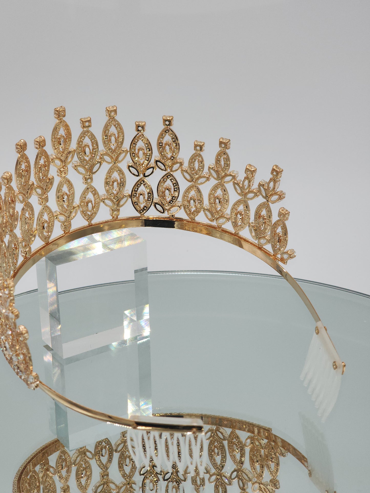 Cubic zirconia crown #162