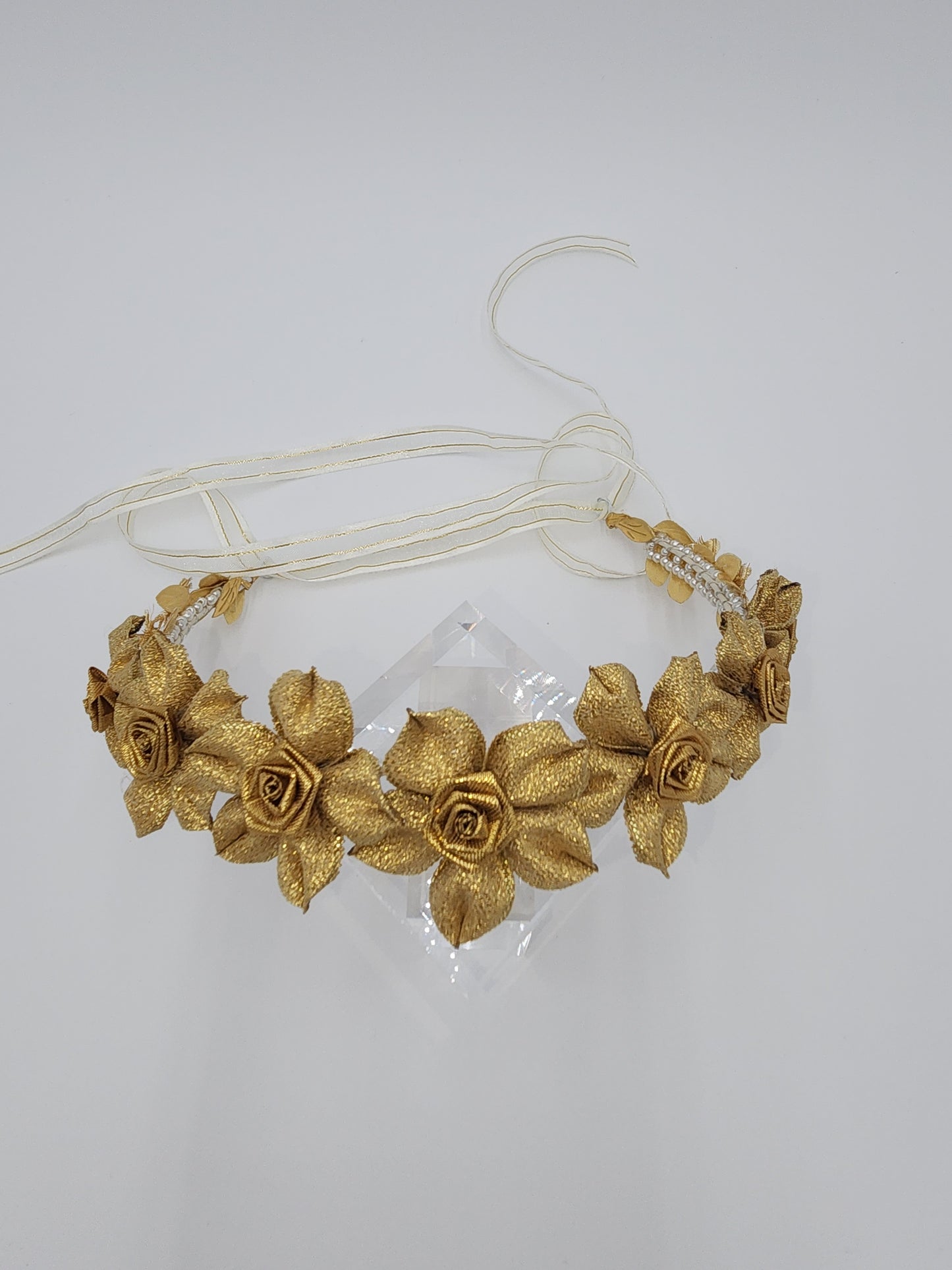 Metallic flower headpice