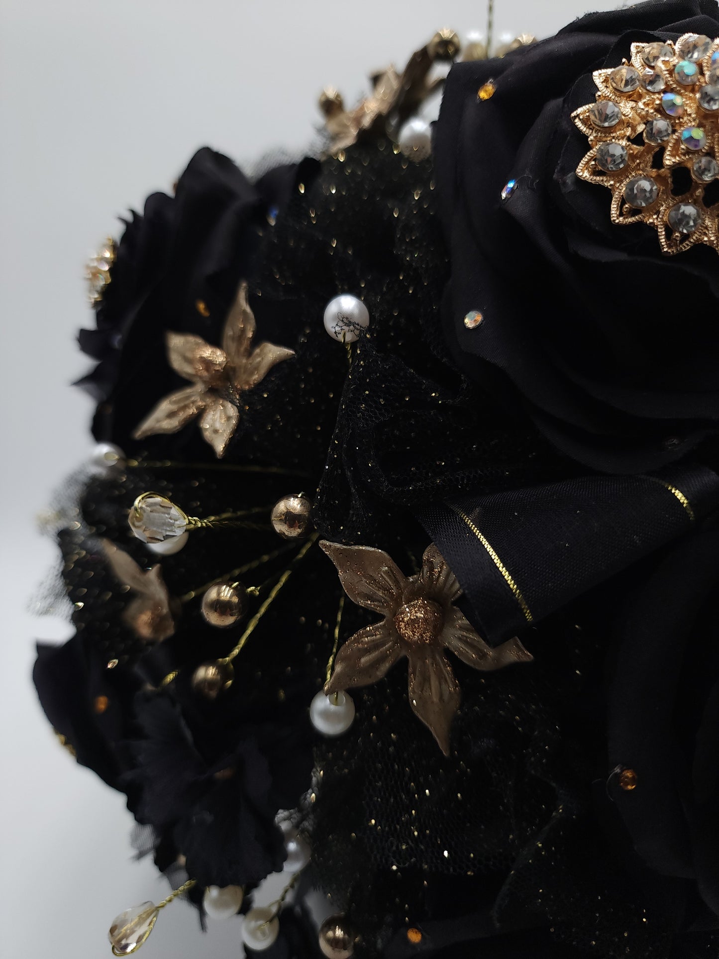 MB05 Ramo Negro/Oro