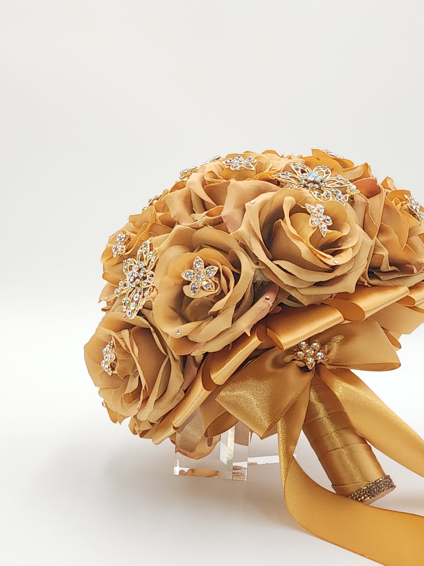Luxury Gold Rose Quinceañera Bouquet | Handmade Bouquet