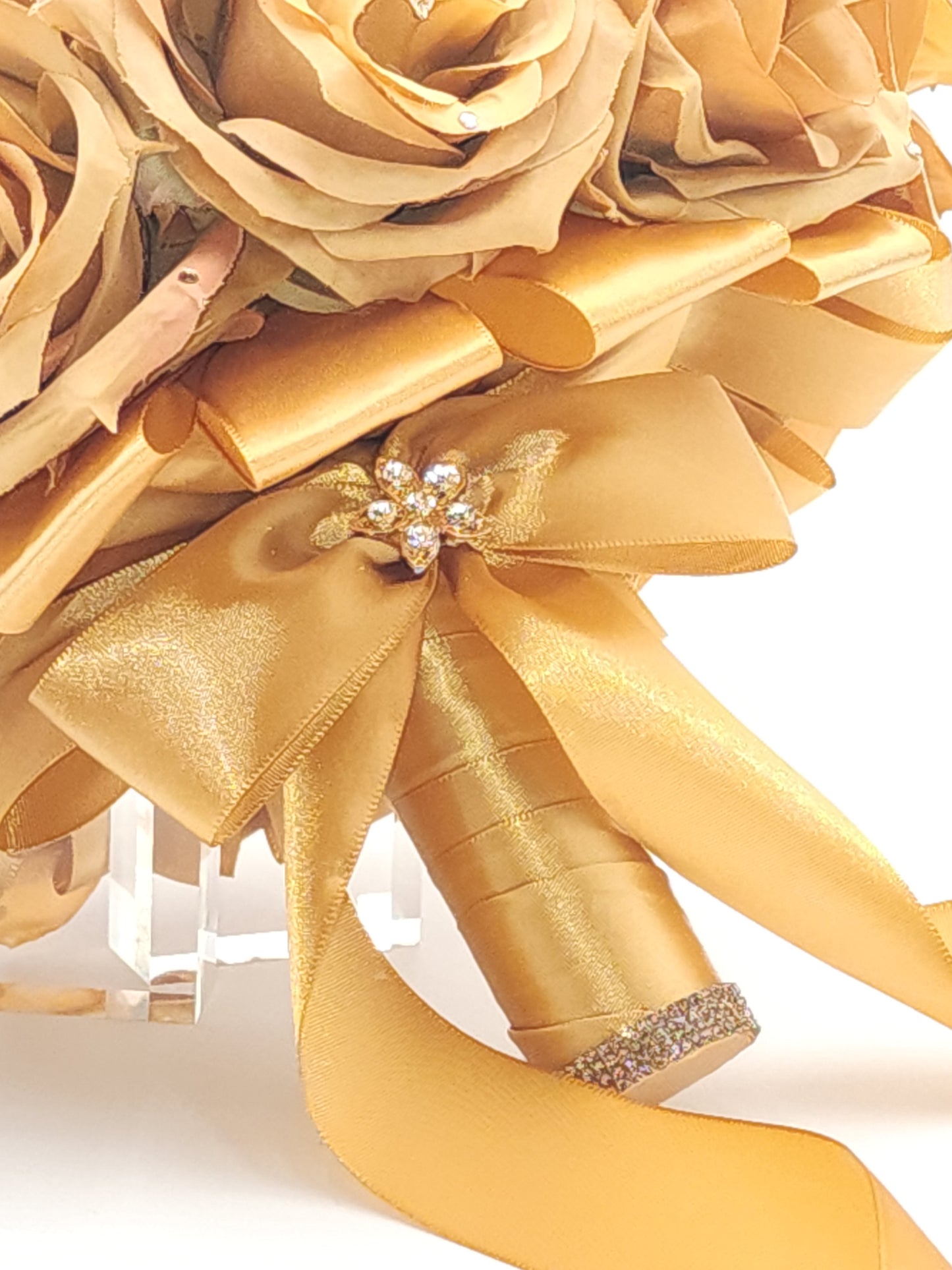 Luxury Gold Rose Quinceañera Bouquet | Handmade Bouquet
