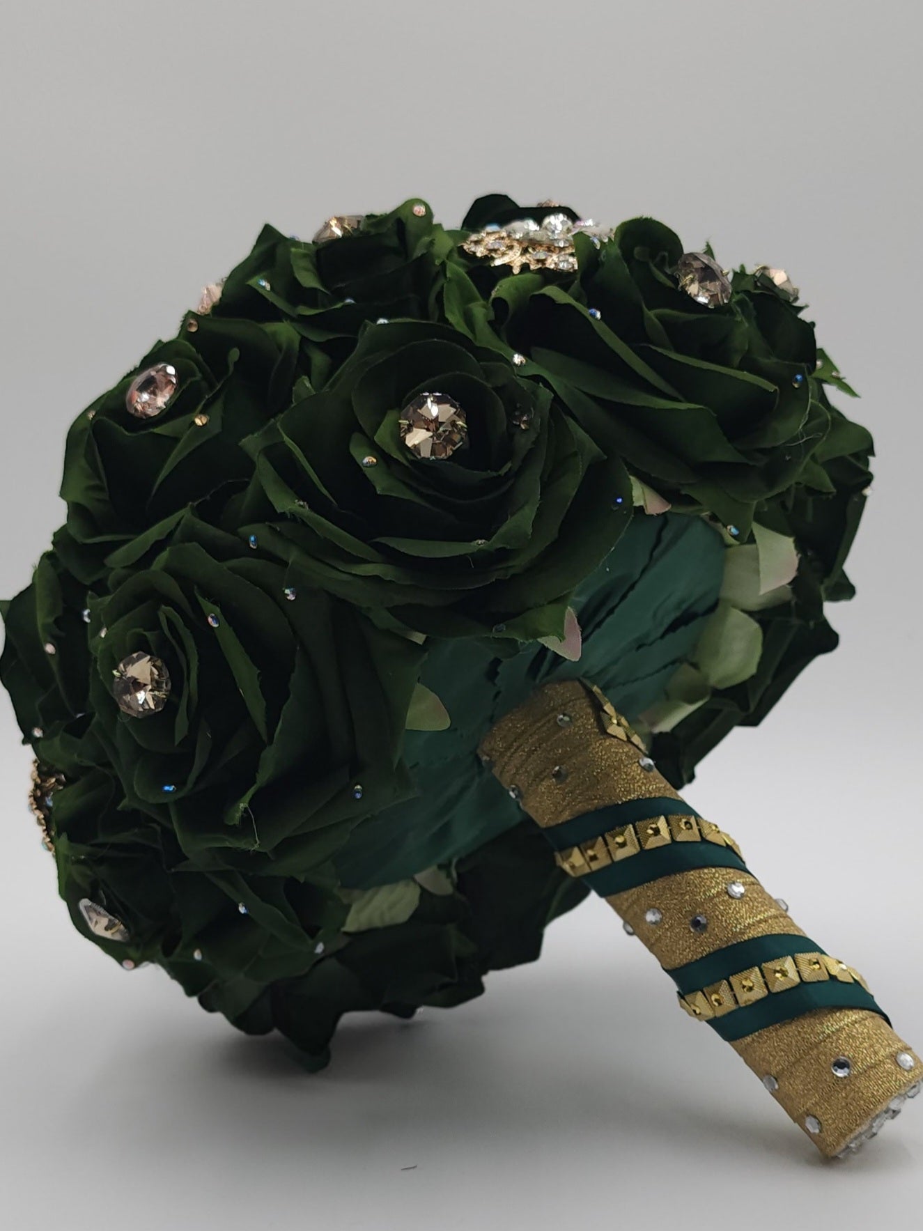 Luxury H.Green/Gold Rose Bouquet | Crystal Stone Quinceañera Ramo