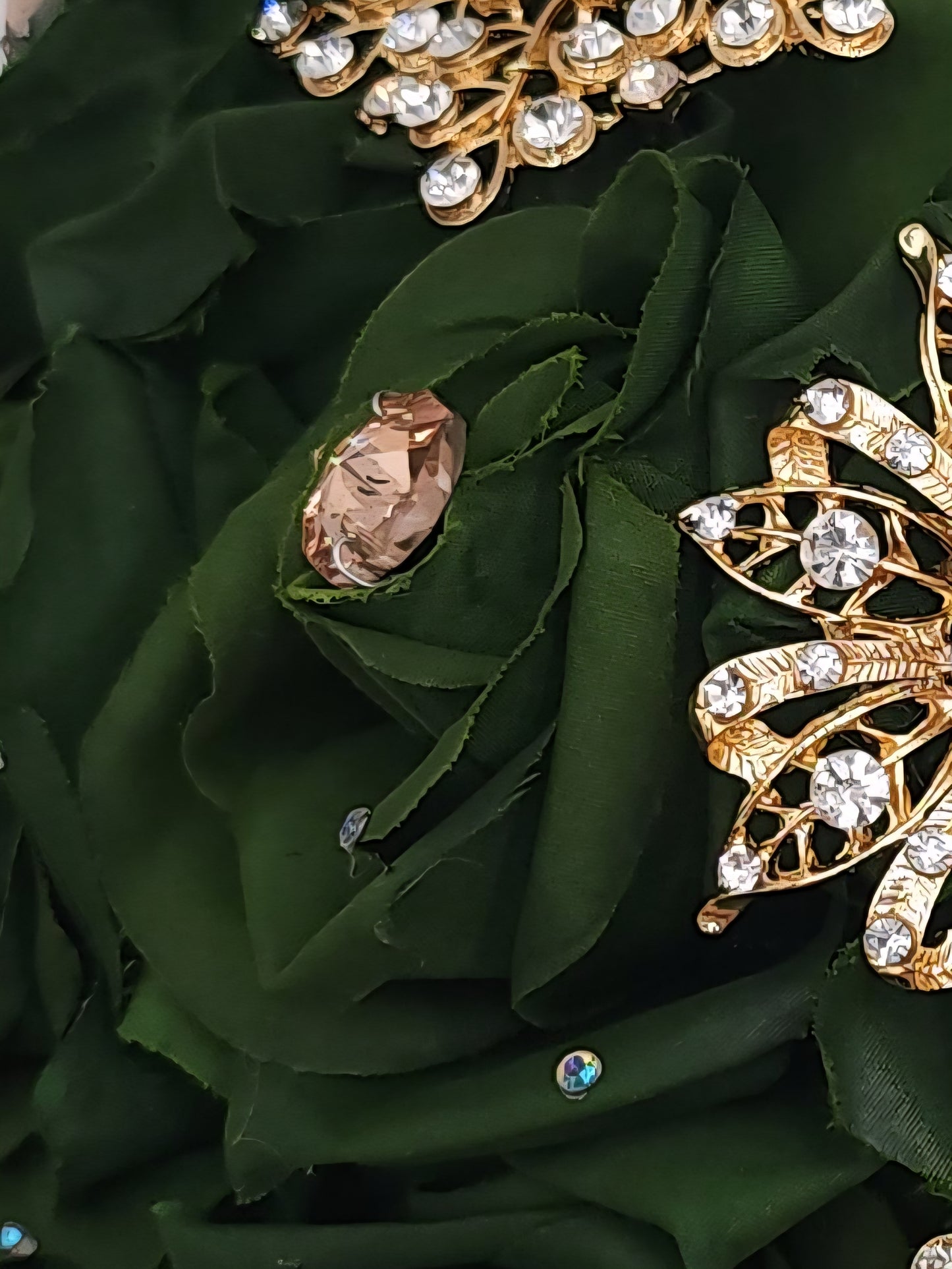 Luxury H.Green/Gold Rose Bouquet | Crystal Stone Quinceañera Ramo