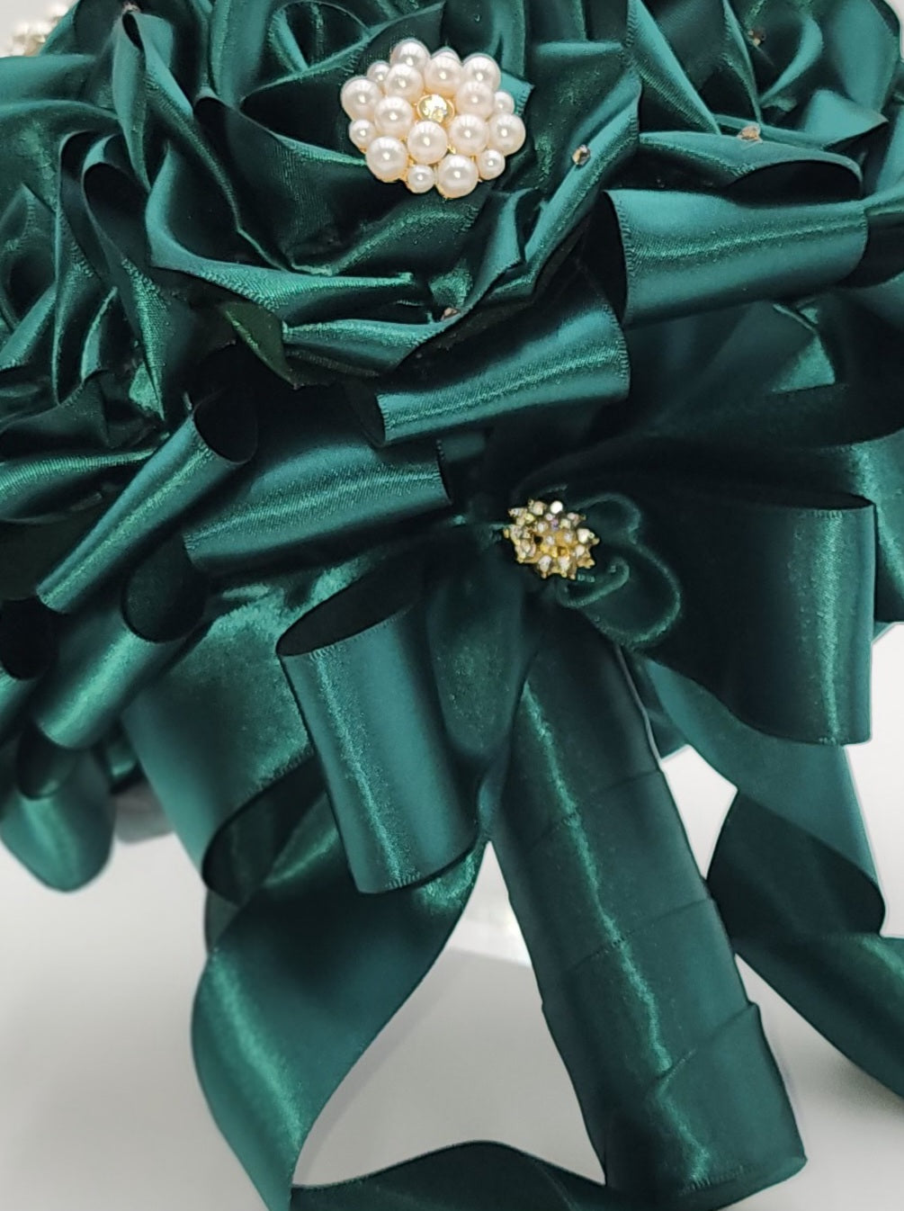 Luxury Emerald Green Satin Rose Bouquet | Handmade Quinceañera Bouquet