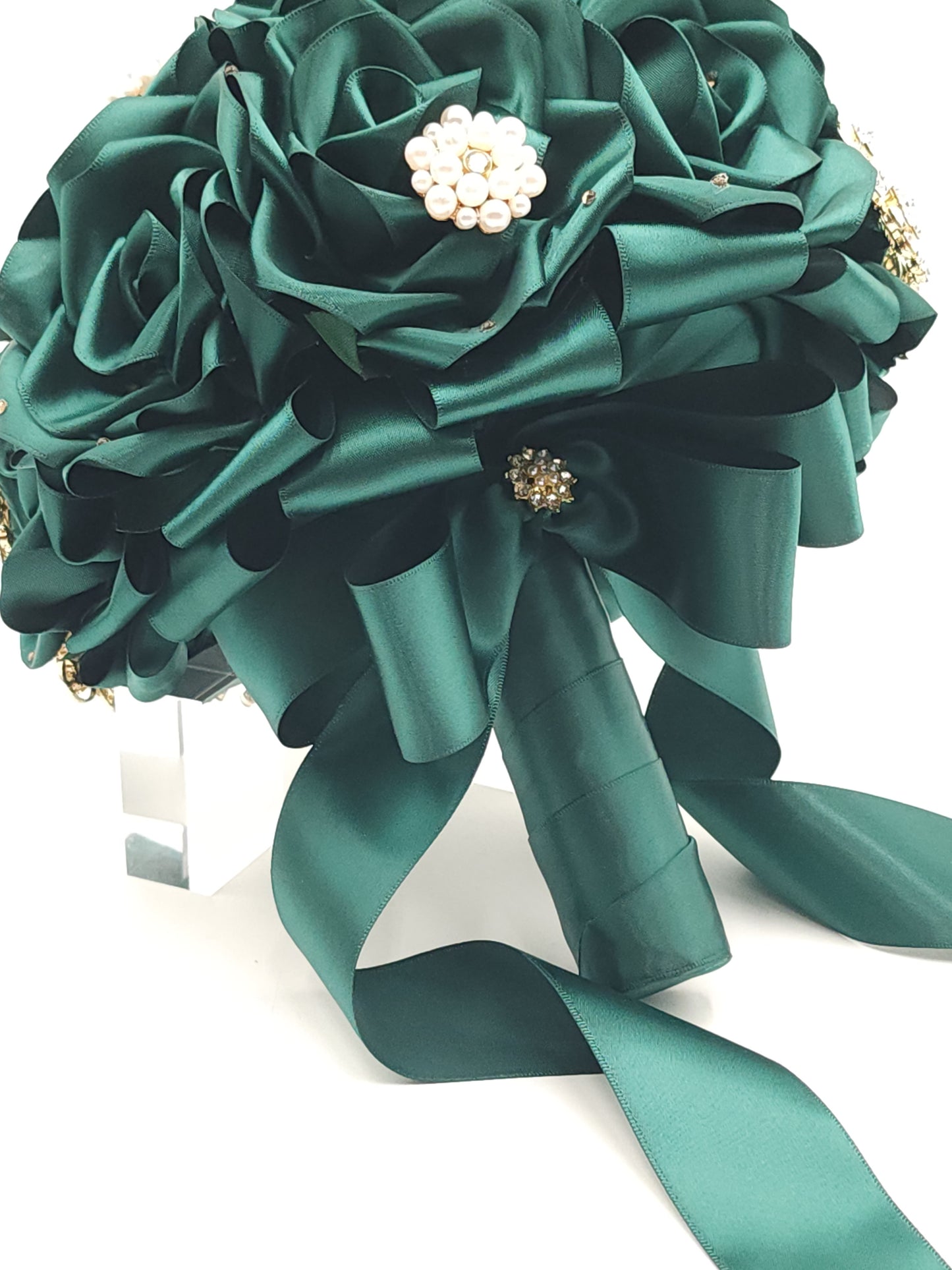 Luxury Emerald Green Satin Rose Bouquet | Handmade Quinceañera Bouquet