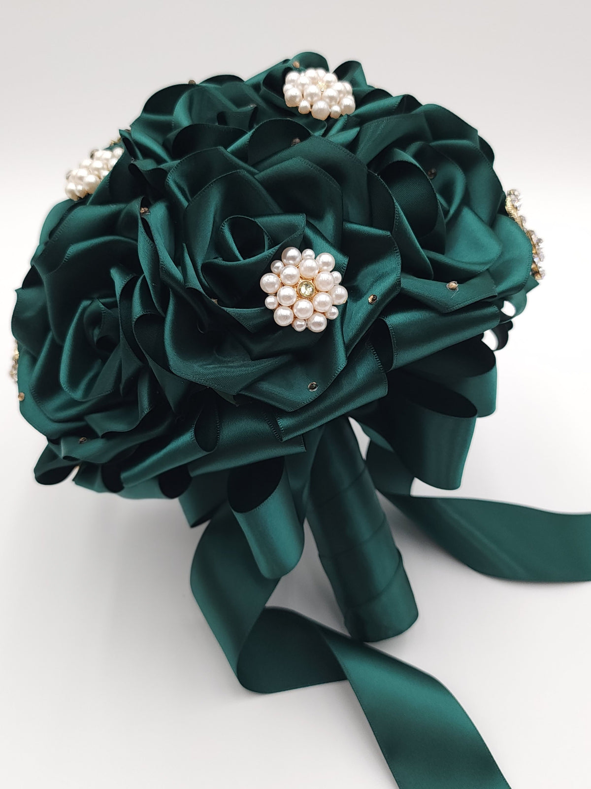 Luxury Emerald Green Satin Rose Bouquet | Handmade Quinceañera Bouquet
