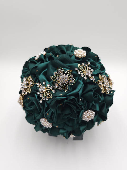 Luxury Emerald Green Satin Rose Bouquet | Handmade Quinceañera Bouquet