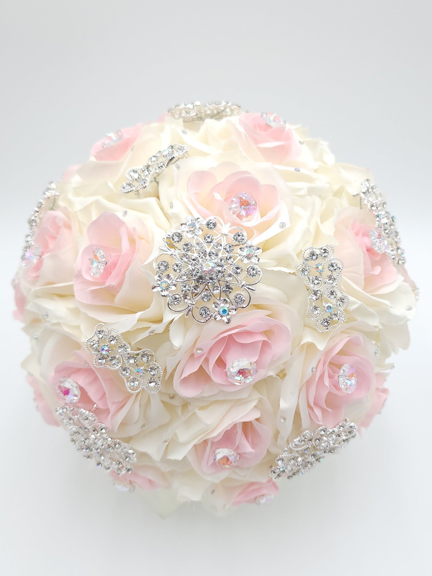 Luxury Cream/Pink Rose Bouquet | Crystal Stone Quinceañera Ramo