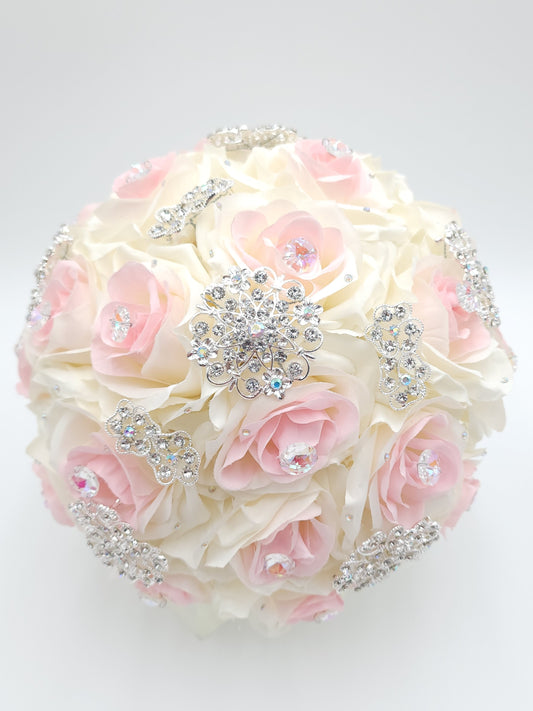 Luxury Cream/Pink Rose Bouquet | Crystal Stone Quinceañera Ramo